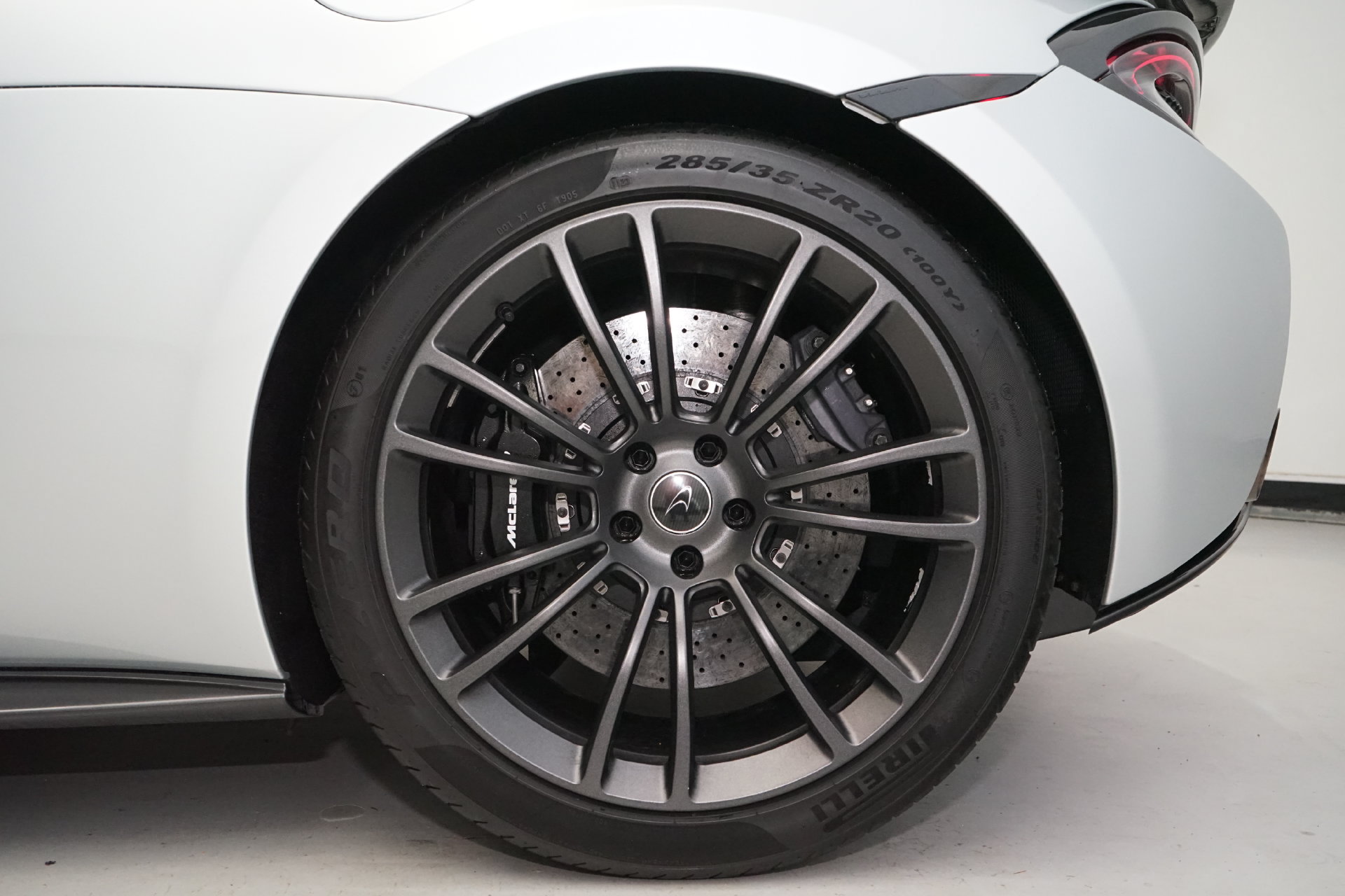 Used 2017 McLaren 570S Coupe RWD image 30