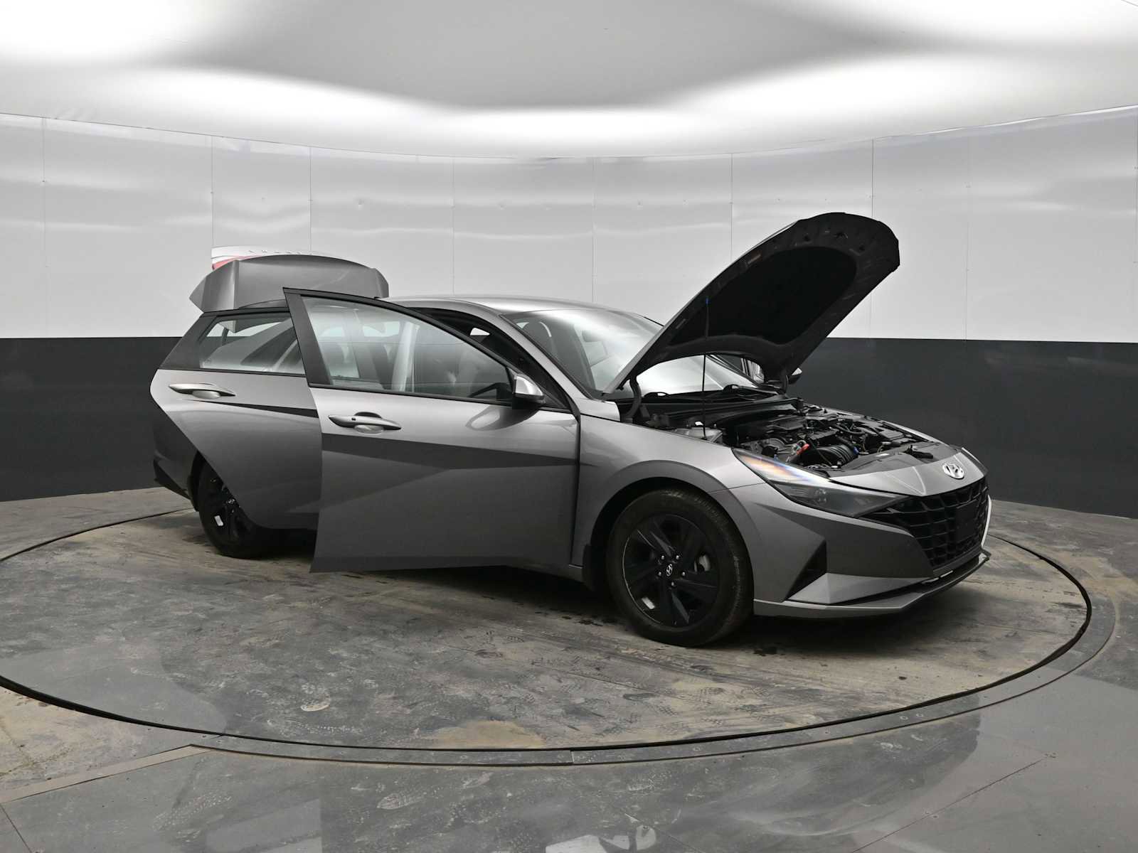 Used 2023 Hyundai Elantra SEL image 41