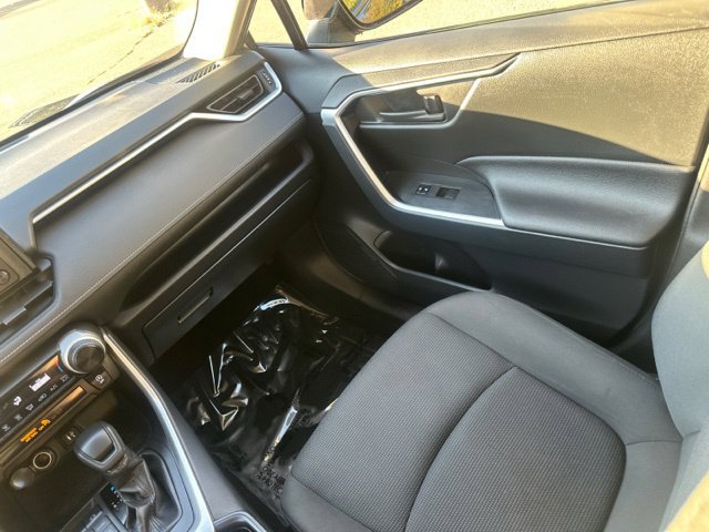 Used 2019 Toyota RAV4 LE w/ All Weather Liner Package AWD/4WD image 21