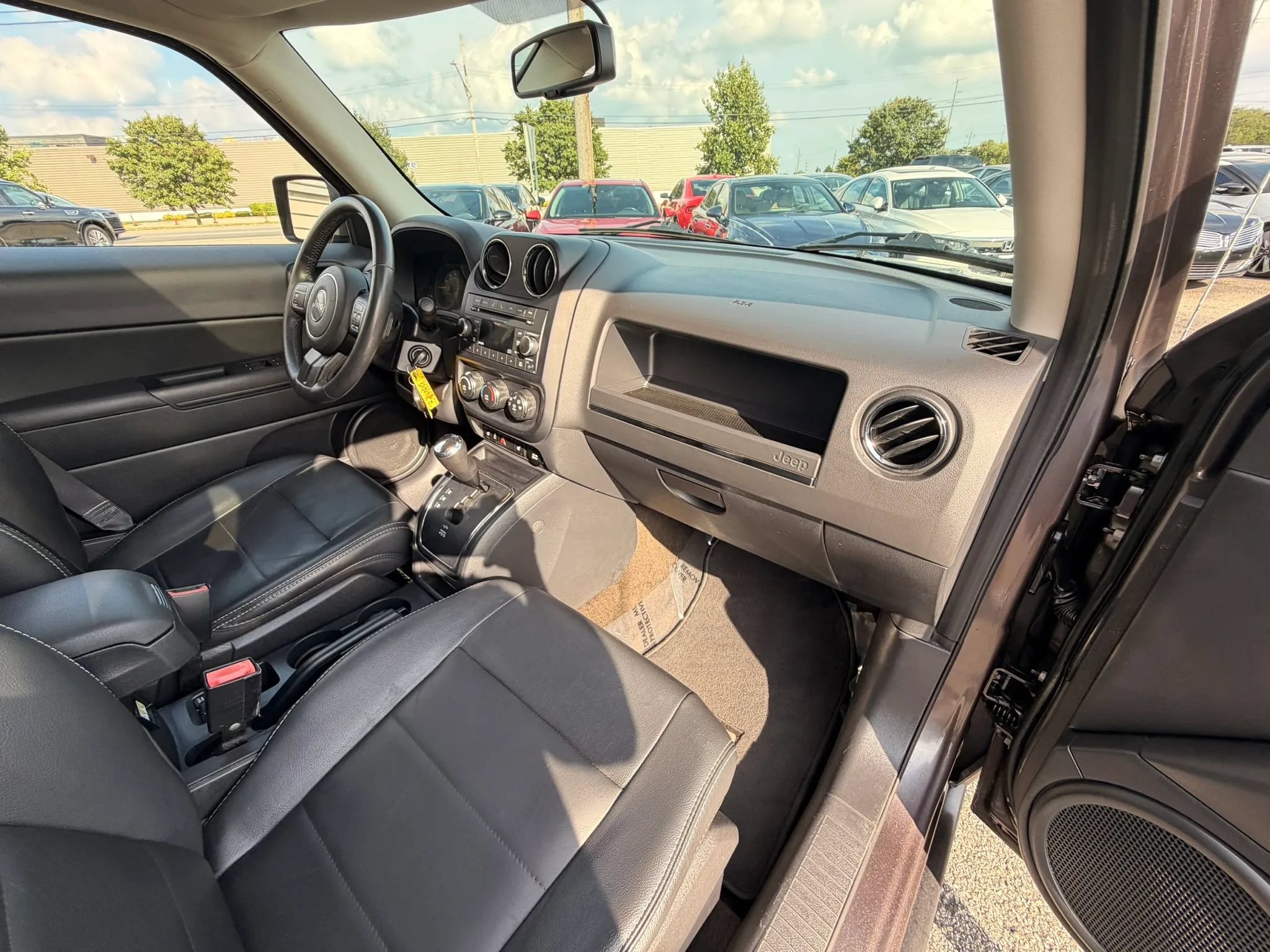 Used 2015 Jeep Patriot High Altitude AWD/4WD image 22