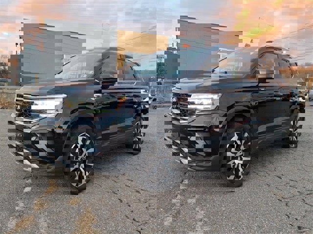 Used 2024 Volkswagen Taos SE image 7