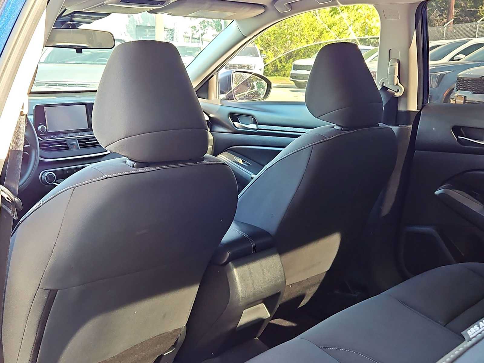 Used 2022 Nissan Altima 2.5 S FWD image 11