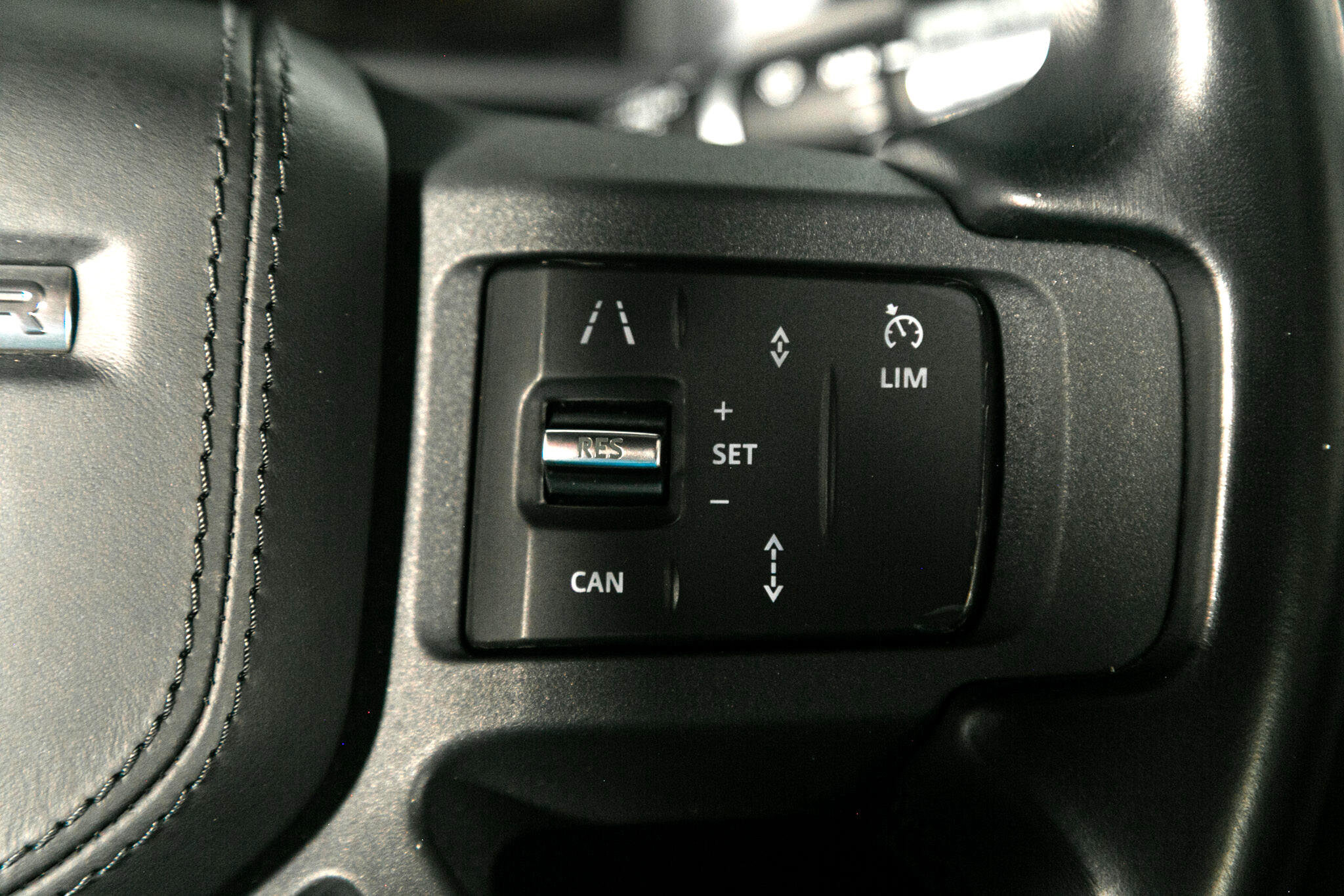 Used 2020 Land Rover Defender 110 X image 35