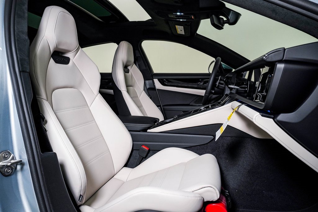 New 2026 Porsche Panamera GTS image 15