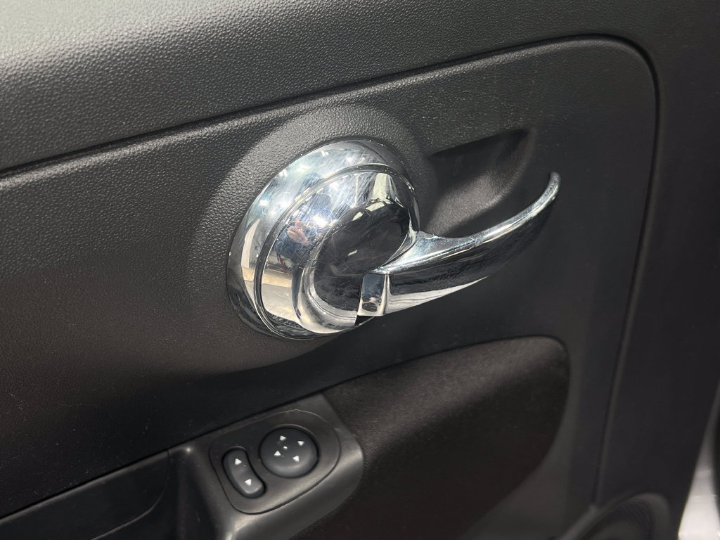 Used 2017 FIAT 500 Pop w/ Sport Appearance Package FWD image 14
