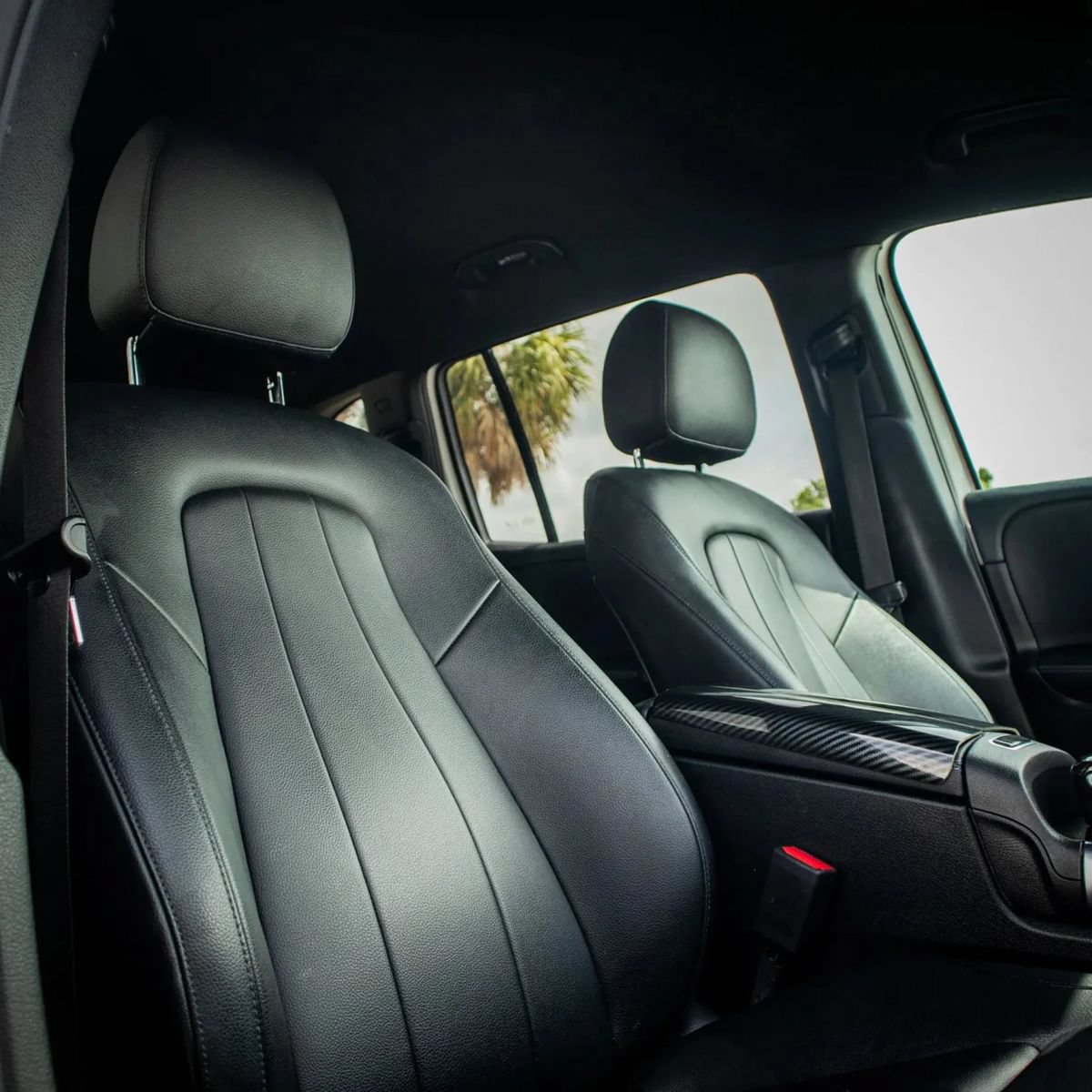 Used 2020 Mercedes-Benz GLB 250 w/ Premium Package image 21