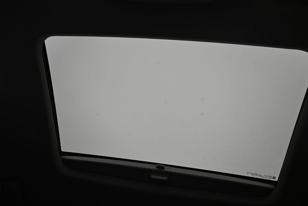 Used 2019 Buick Enclave Essence AWD/4WD image 21