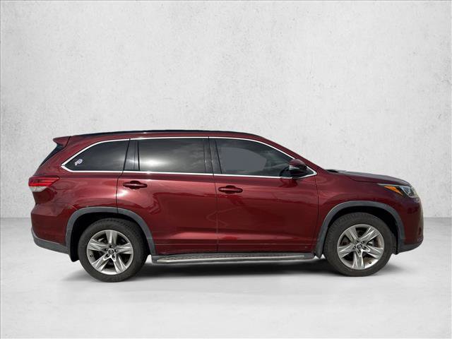 Used 2017 Toyota Highlander SE FWD image 4