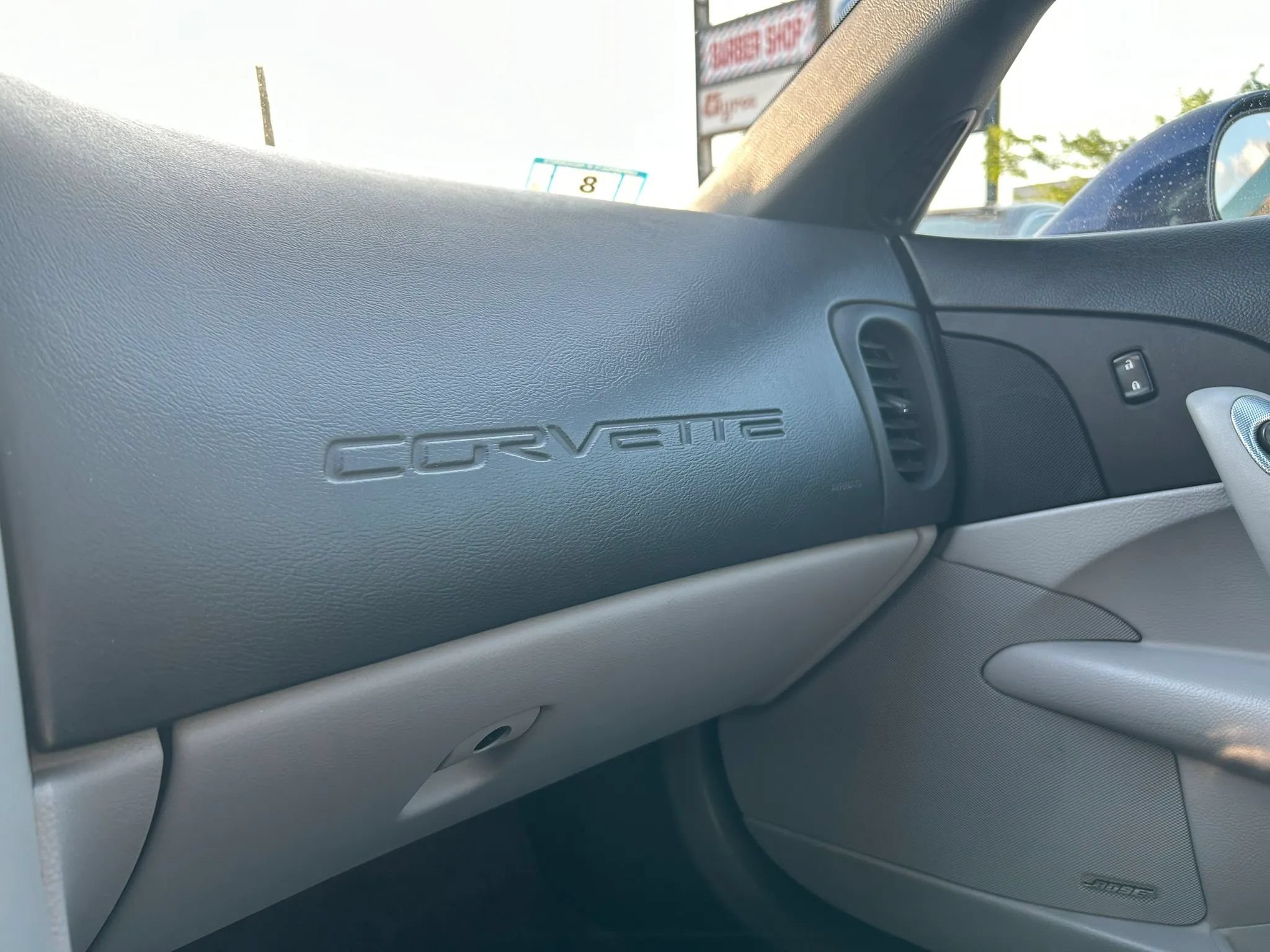 Used 2005 Chevrolet Corvette Coupe w/ Preferred Equipment Group RWD image 19