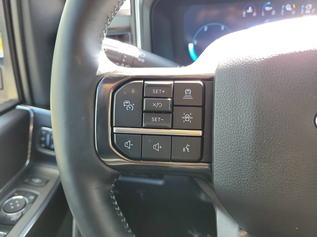 Used 2026 Ford F350 Platinum w/ Tremor Off-Road Package AWD/4WD image 16