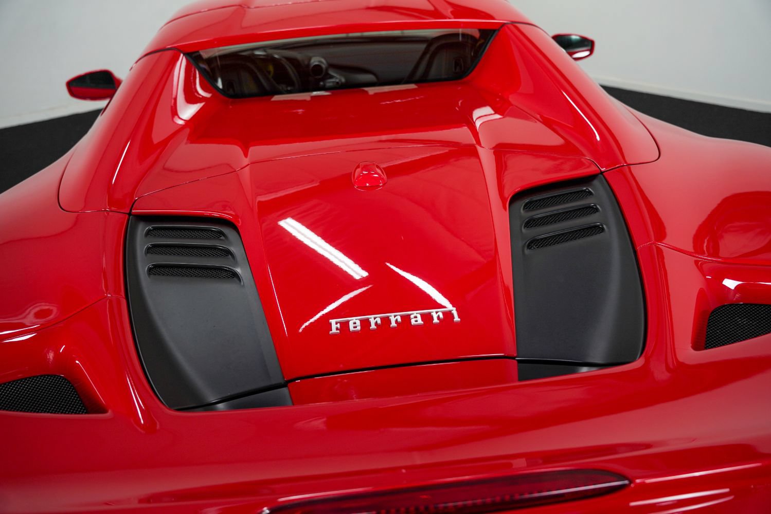 Used 2023 Ferrari F8 Tributo RWD image 24