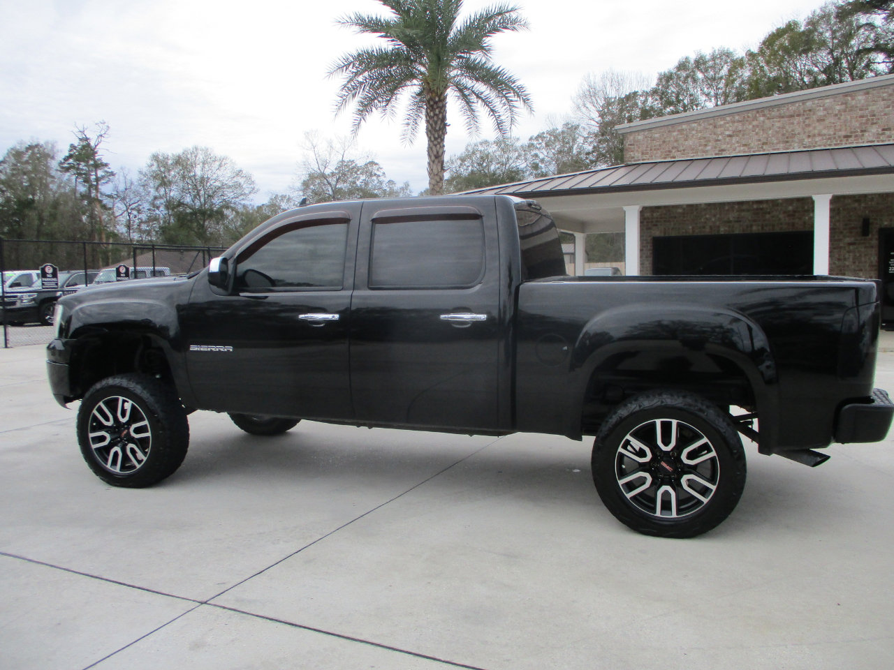 Used 2010 GMC Sierra 1500 SLE w/ Regional Value Package image 20