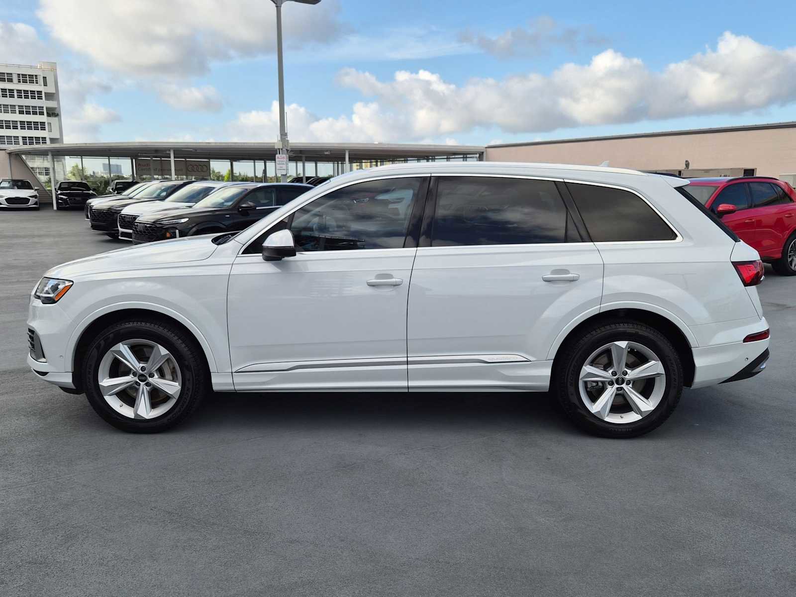 Certified 2023 Audi Q7 2.0T Premium Plus w/ Premium Plus Package AWD/4WD image 3