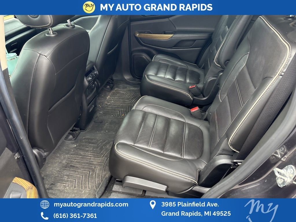 Used 2017 GMC Acadia Denali w/ Technology Package AWD/4WD image 5