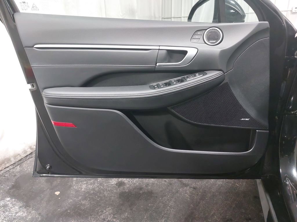 Used 2025 Hyundai Sonata Limited image 9