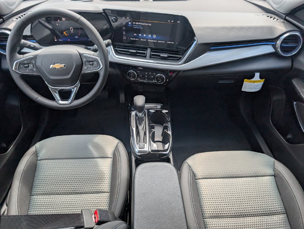 New 2026 Chevrolet Trax LT w/ LT Convenience Package FWD image 29
