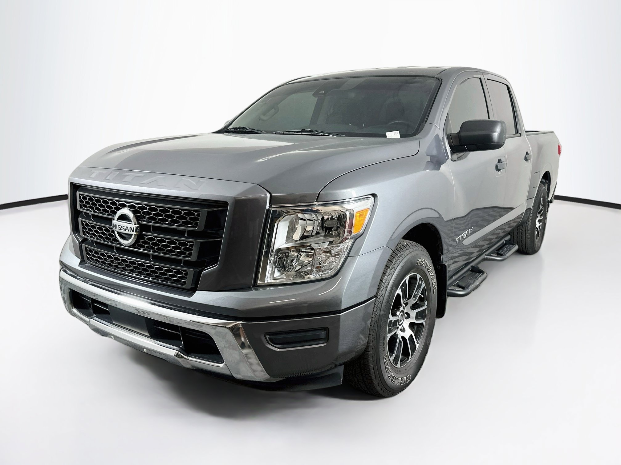 Used 2022 Nissan Titan SV w/ Accessory Utility Package RWD image 3