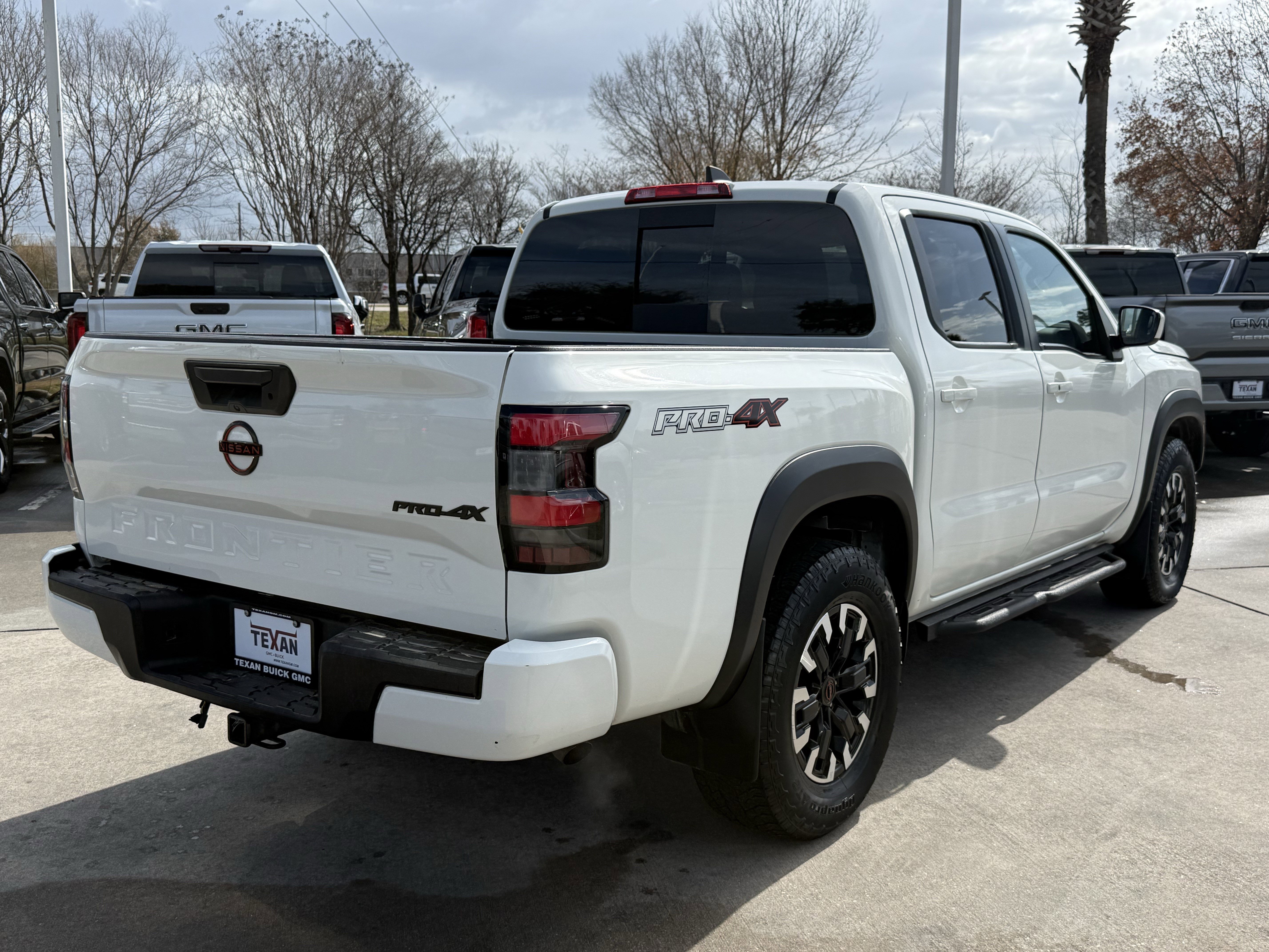 Used 2024 Nissan Frontier PRO-4X image 5