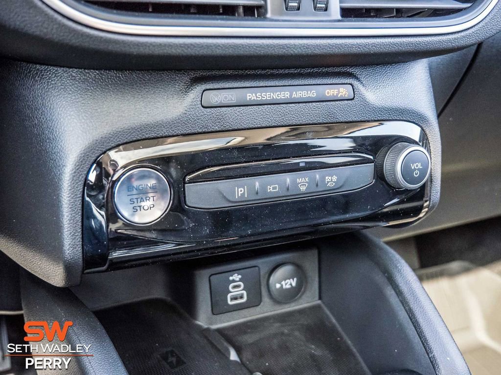 Used 2024 Ford Escape Premium w/ PHEV Premium Package image 4