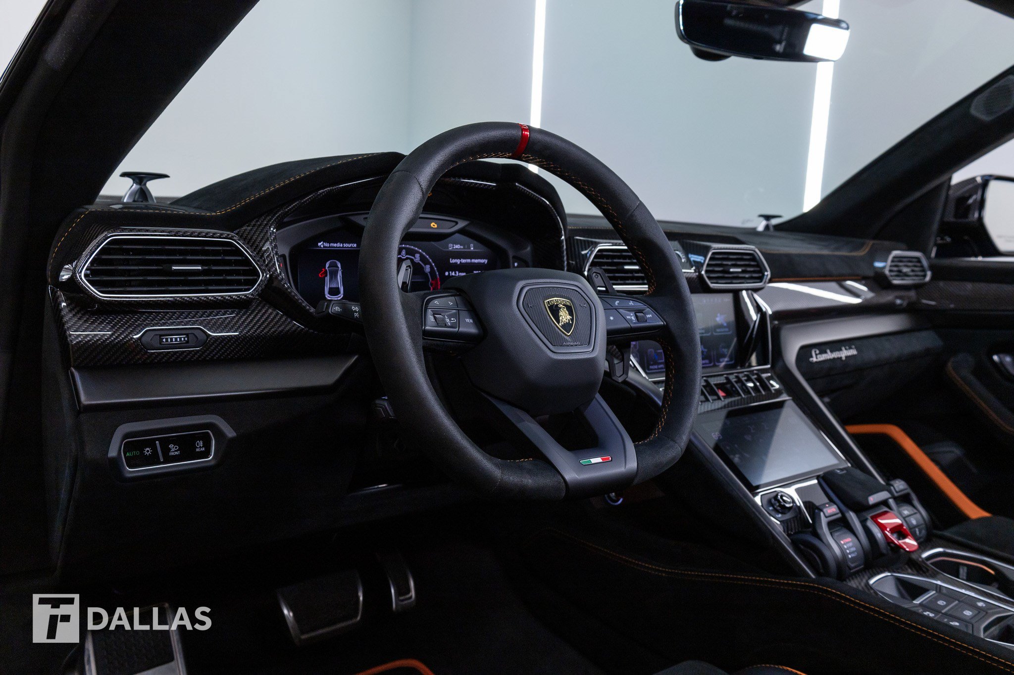 Used 2023 Lamborghini Urus Performante AWD/4WD image 28