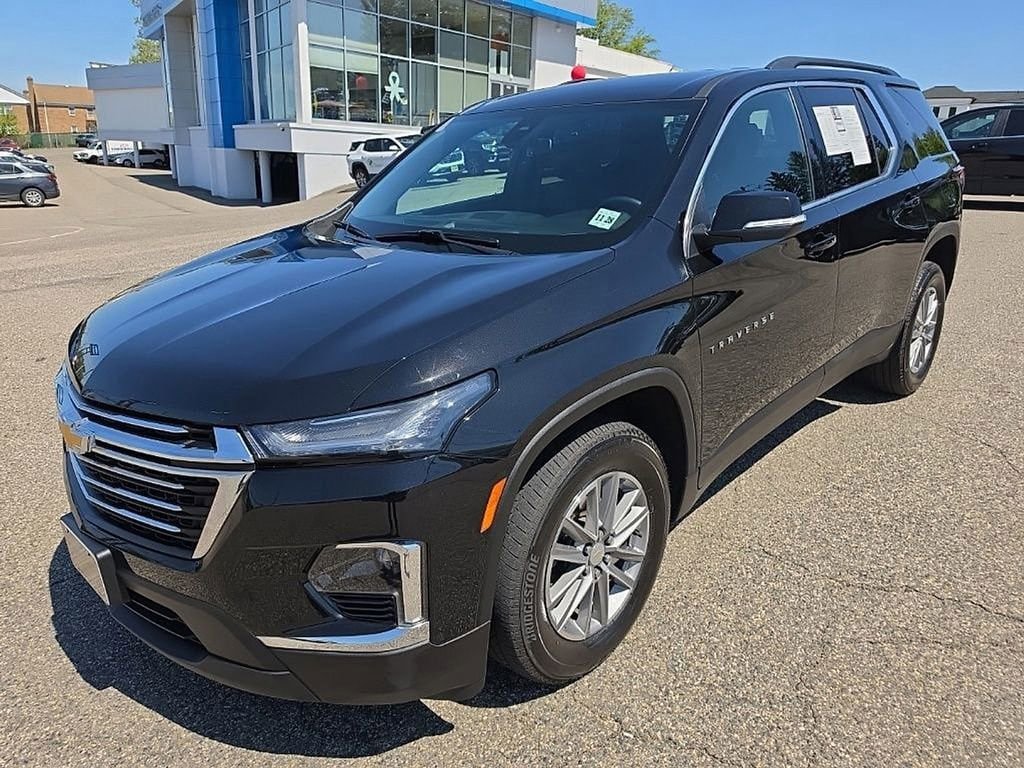 Used 2023 Chevrolet Traverse LT AWD/4WD image 6