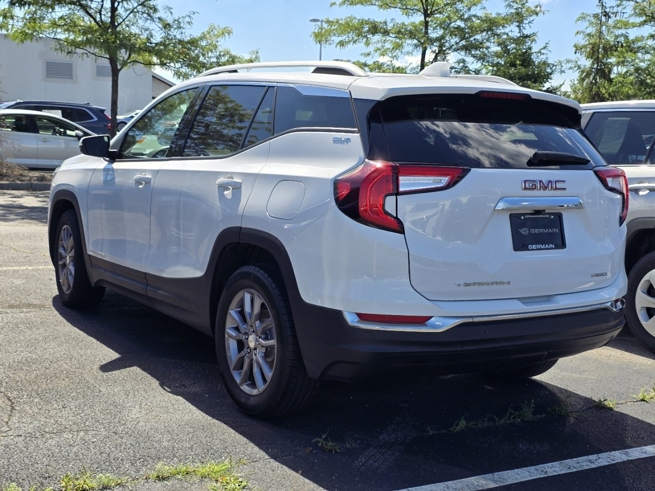 Used 2023 GMC Terrain SLT AWD/4WD image 5