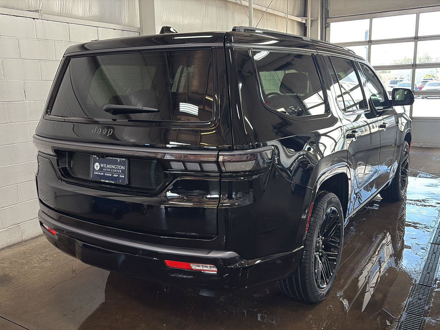 New 2026 Jeep Grand Wagoneer Limited AWD/4WD image 3