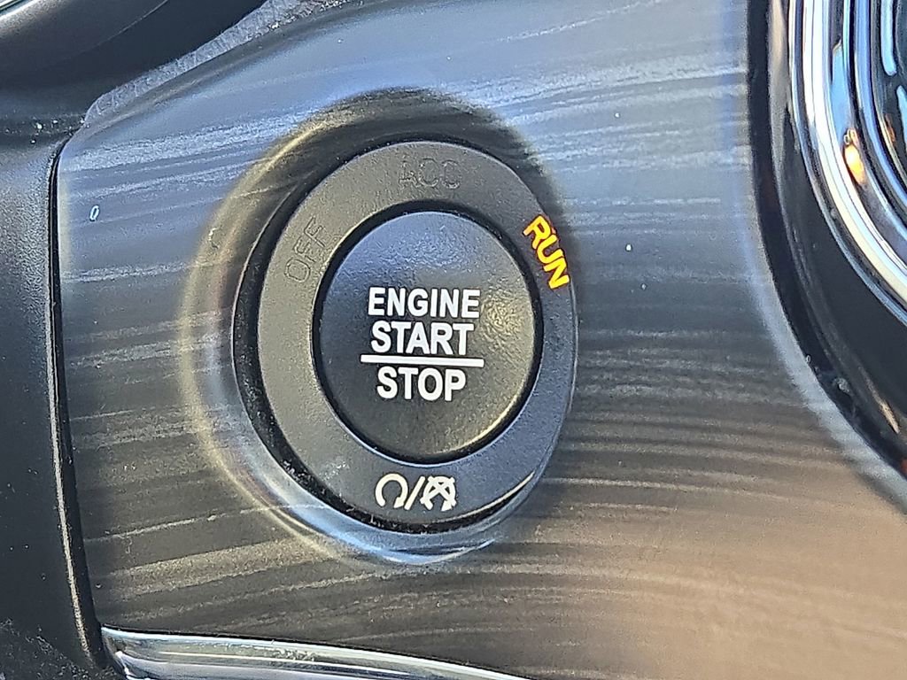 Used 2021 Jeep Grand Cherokee Limited image 24