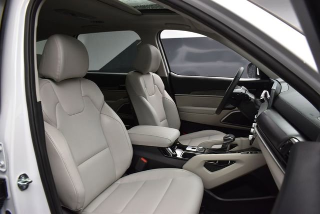 Certified 2025 Kia Telluride S FWD image 14
