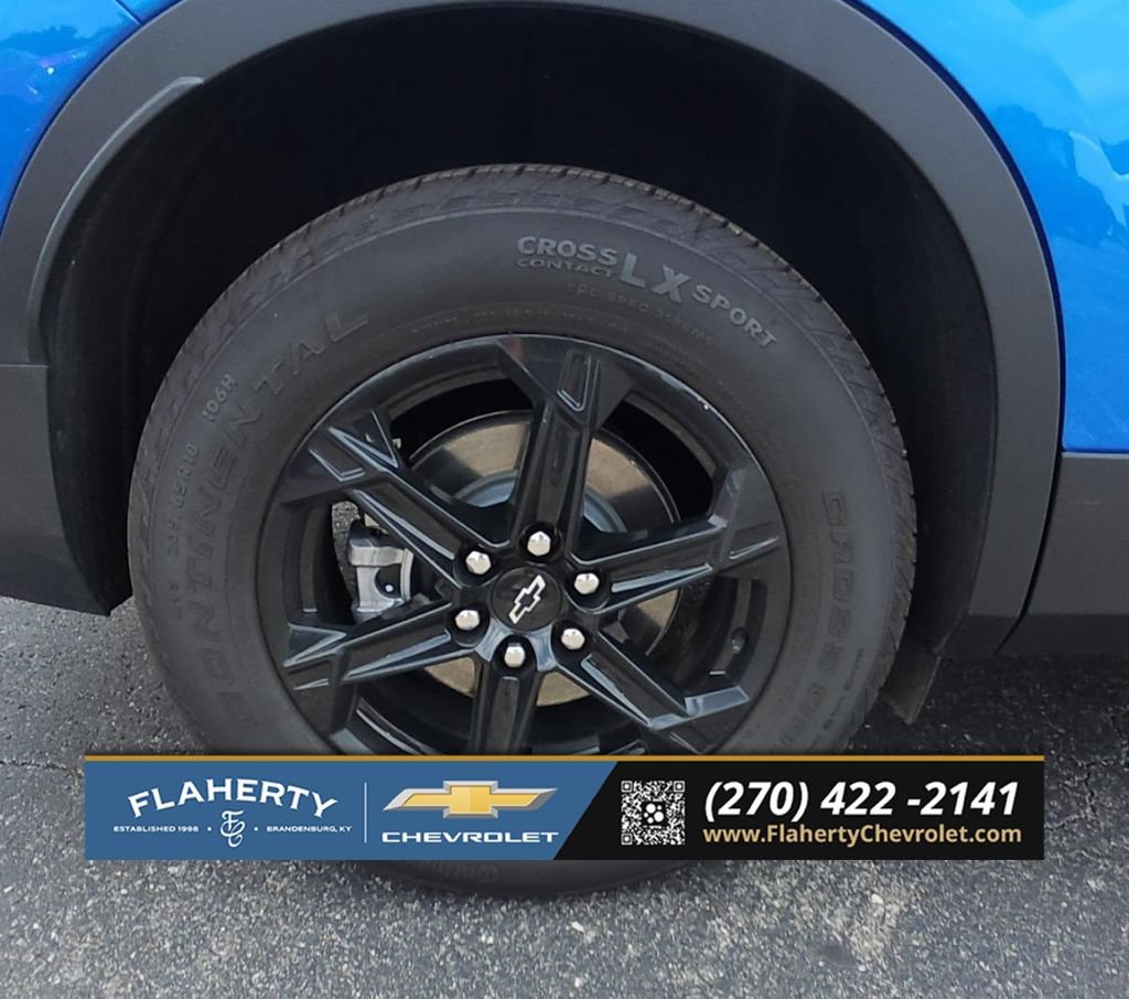 Used 2025 Chevrolet Blazer LT w/ Midnight/Sport Edition FWD image 9