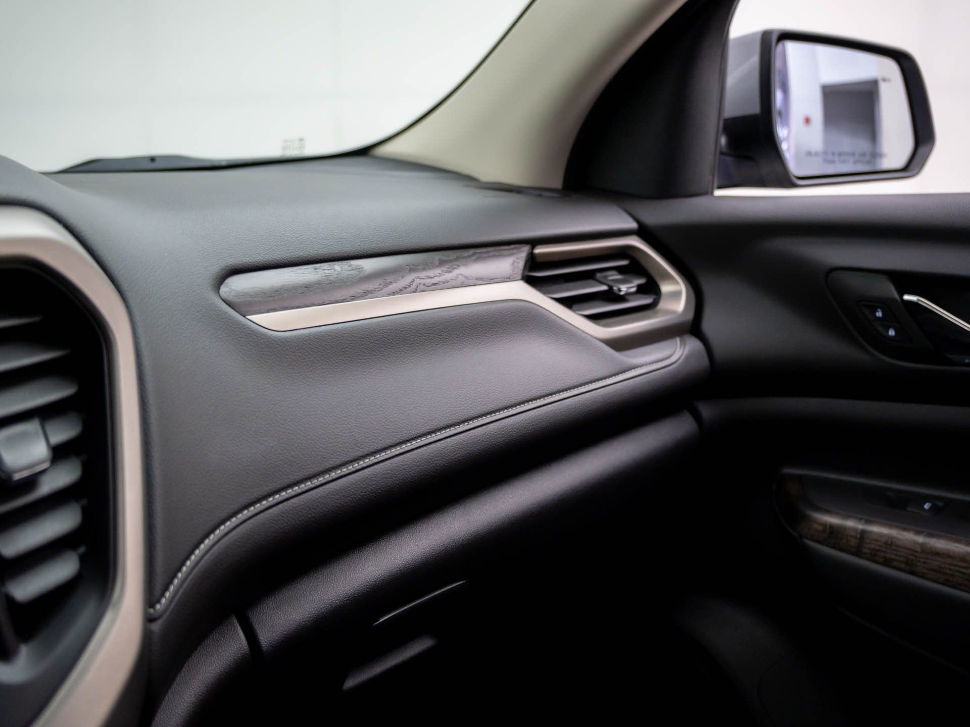 Used 2023 GMC Acadia Denali w/ Denali Ultimate Package image 37