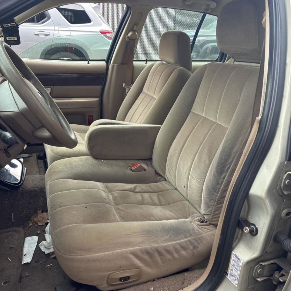 Used 2005 Mercury Grand Marquis GS RWD image 16
