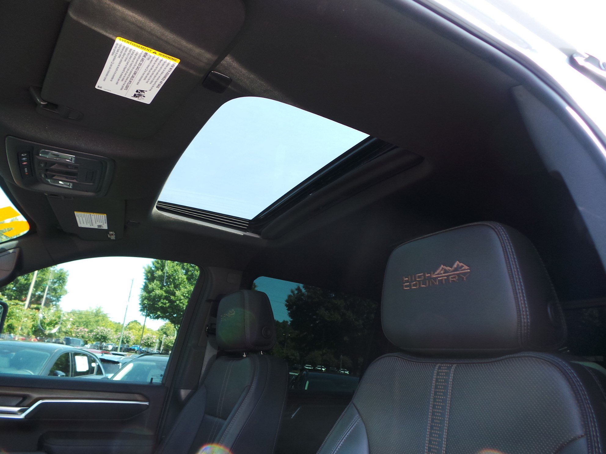 Used 2025 Chevrolet Silverado 3500 High Country w/ High Country Premium Package AWD/4WD image 8
