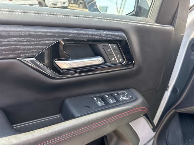 Used 2025 GMC Yukon AT4 Ultimate w/ LPO, Floor Liner Package AWD/4WD image 27
