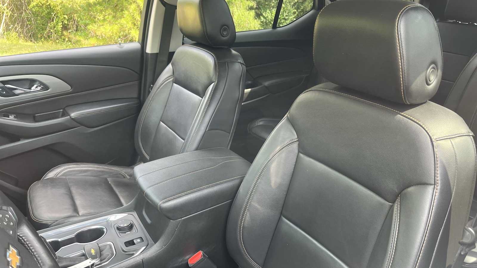 Used 2019 Chevrolet Traverse LT w/ LT Premium Package AWD/4WD image 29
