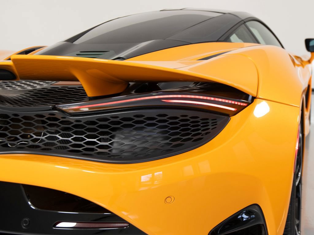 Used 2025 McLaren 750S image 45