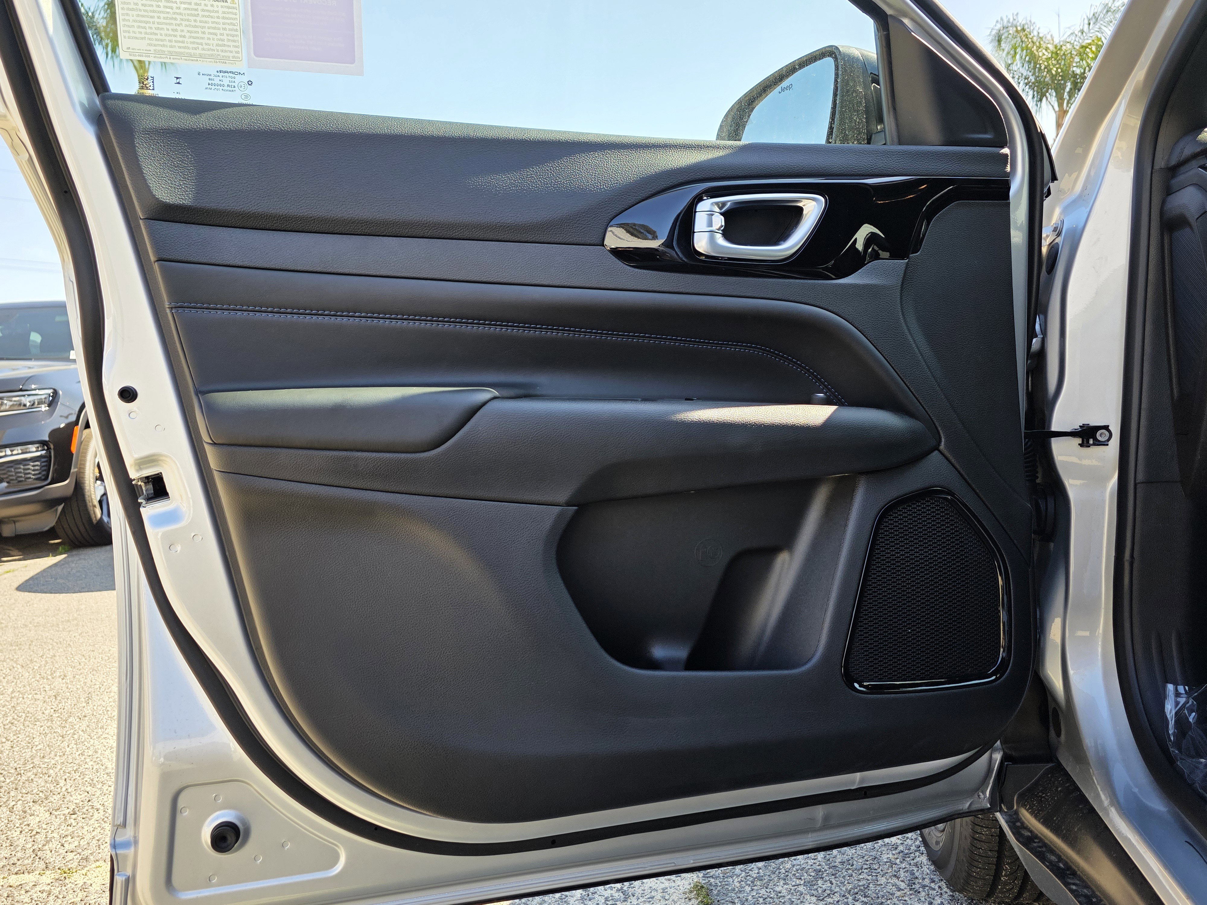 New 2025 Jeep Compass Latitude w/ Altitude Special Edition image 10