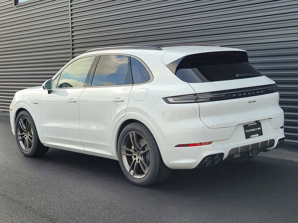 New 2025 Porsche Cayenne Turbo image 3
