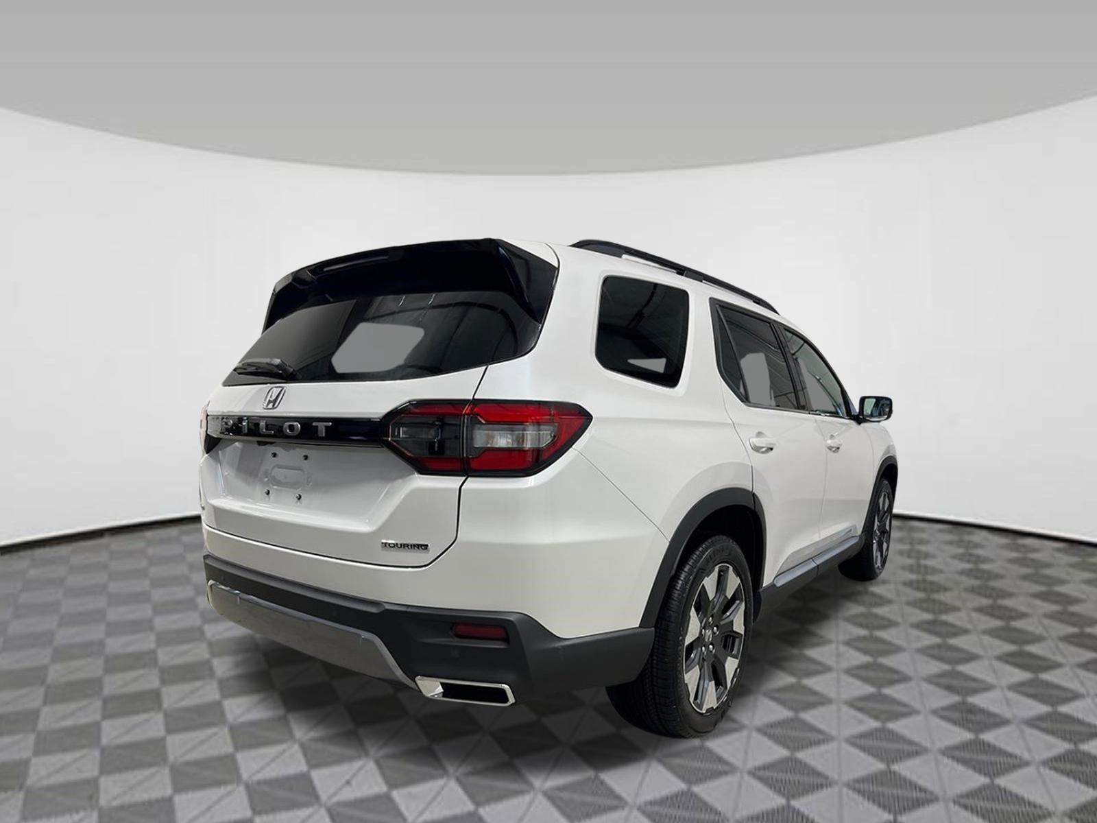 New 2026 Honda Pilot Touring image 7