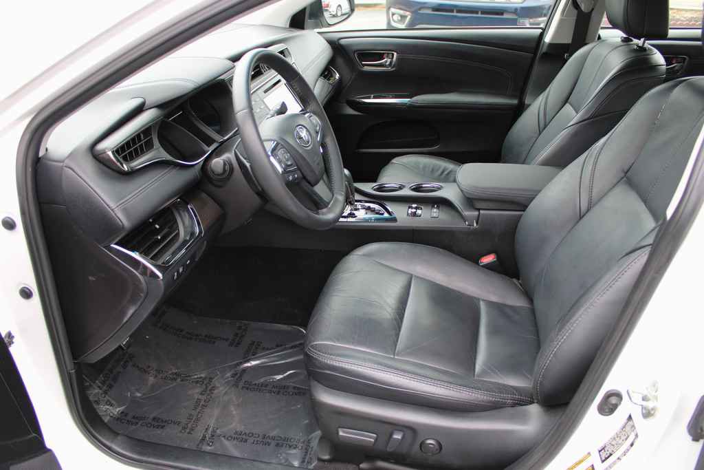 Used 2016 Toyota Avalon XLE Premium image 9