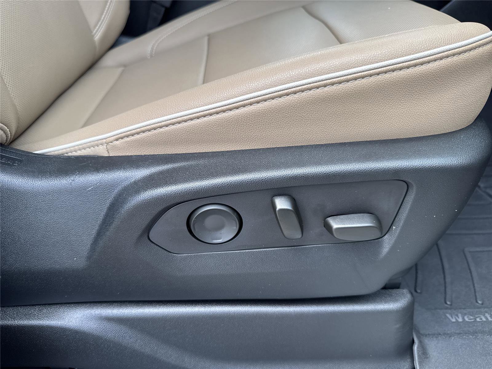 Used 2023 Chevrolet Tahoe Premier RWD image 40