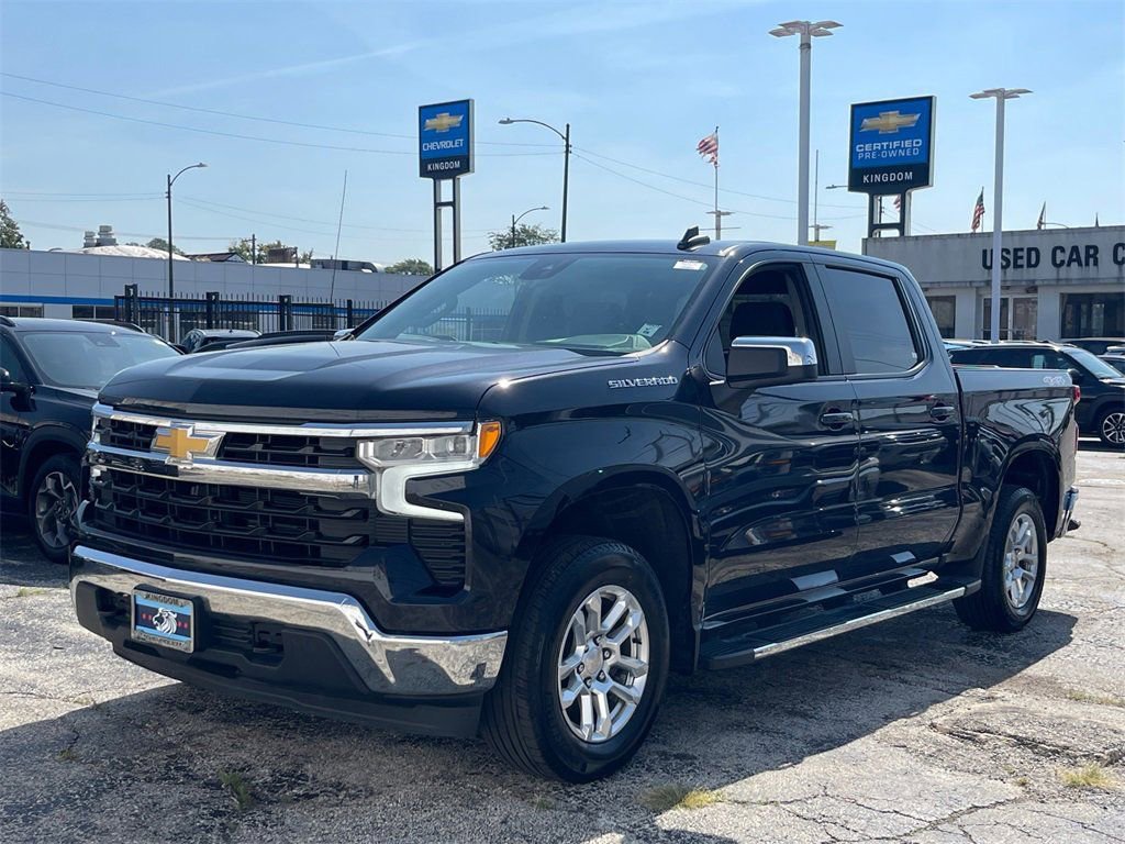 Used 2022 Chevrolet Silverado 1500 LT image 2