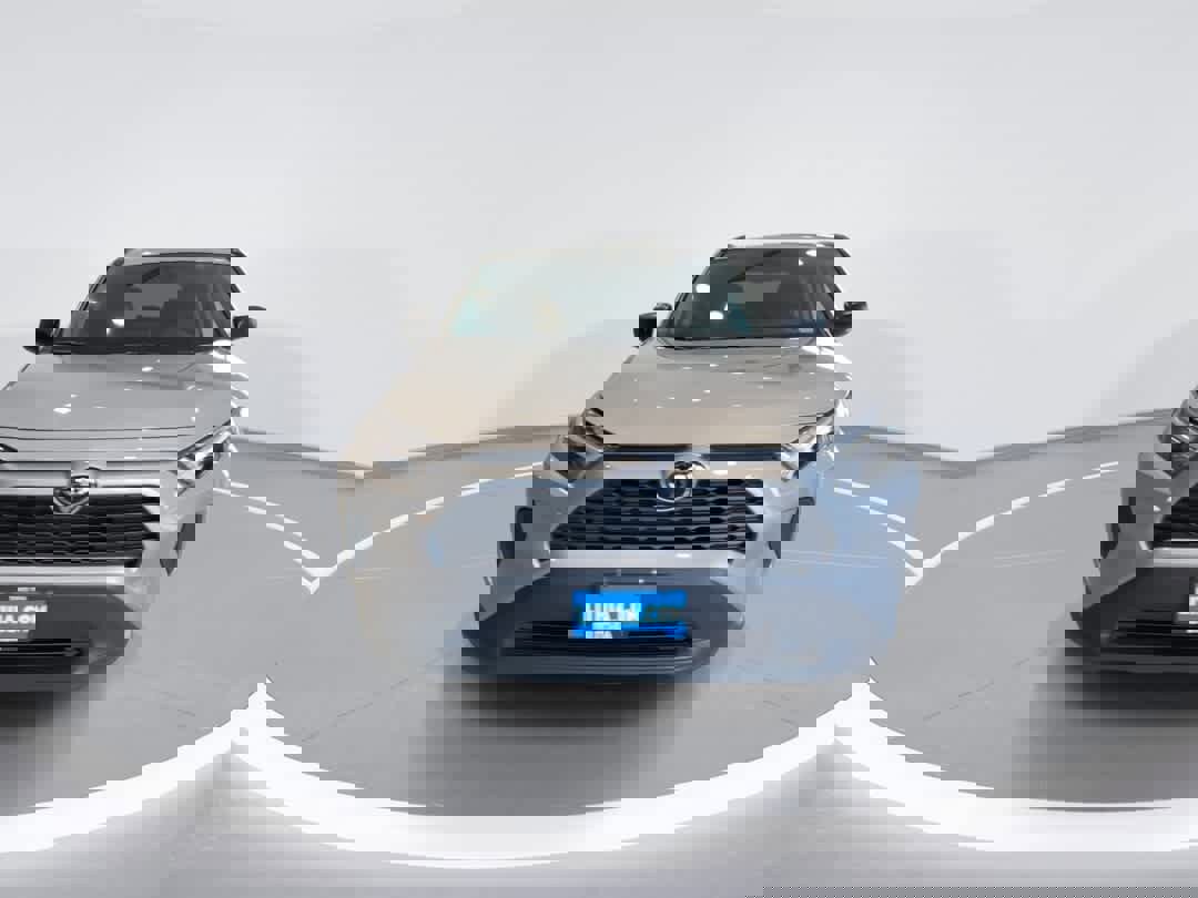 Used 2025 Toyota RAV4 LE AWD/4WD image 3