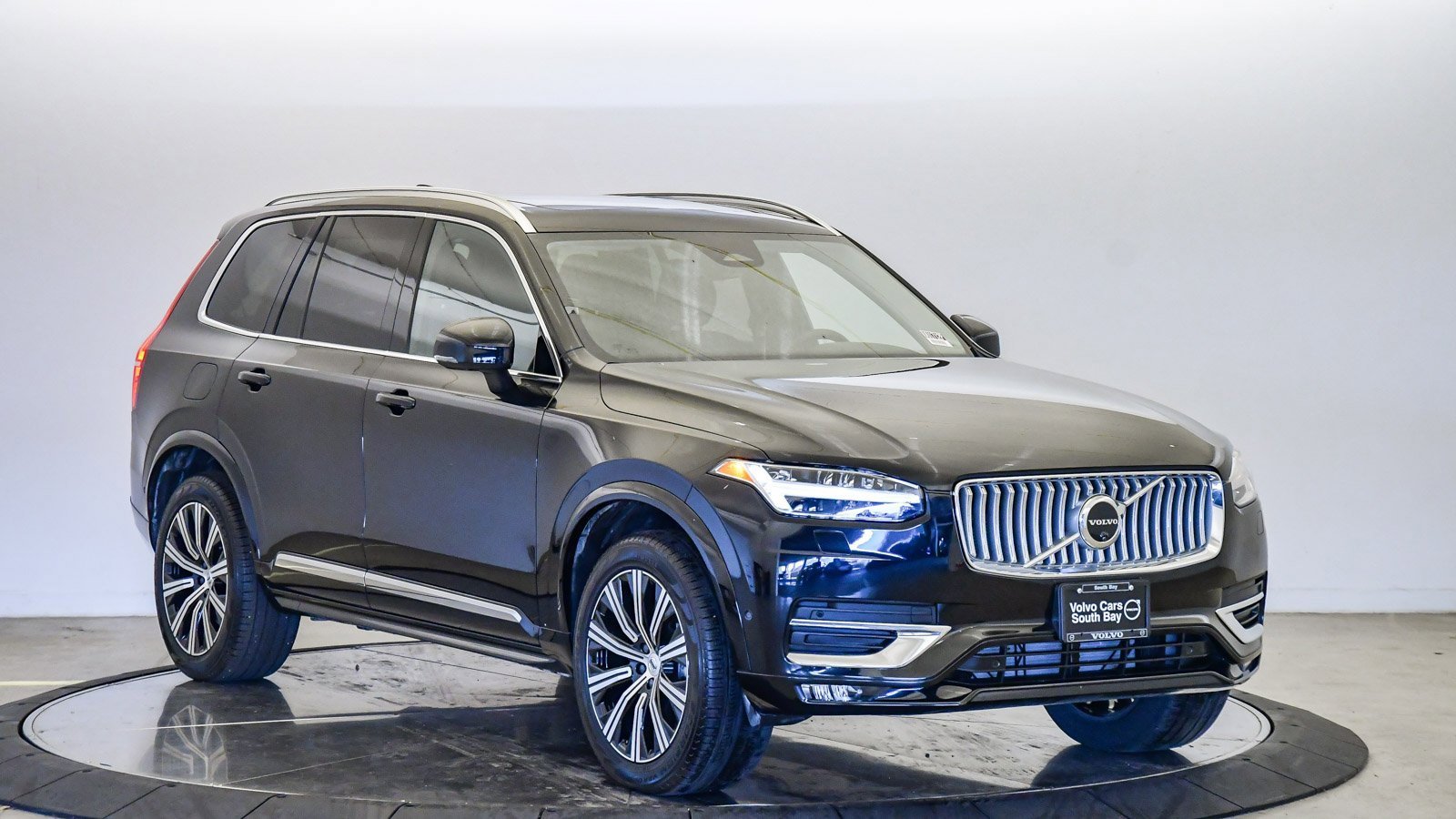 Certified 2025 Volvo XC90 B6 Ultra image 6