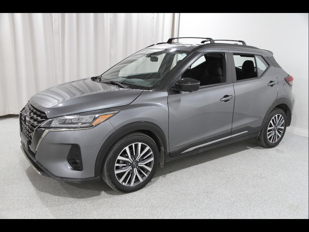 Used 2024 Nissan Kicks SR w/ Exterior Package FWD image 3