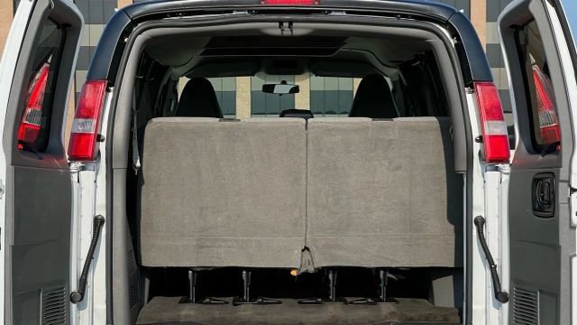 Used 2017 Chevrolet Express 2500 LT w/ LT Preferred Equipment Group image 18