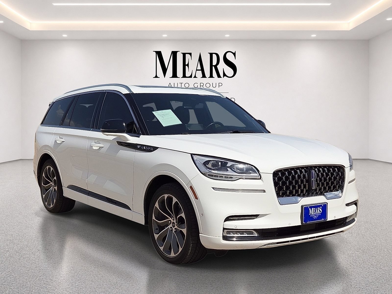 Used 2020 Lincoln Aviator Grand Touring w/ Equipment Group 302A AWD/4WD image 7