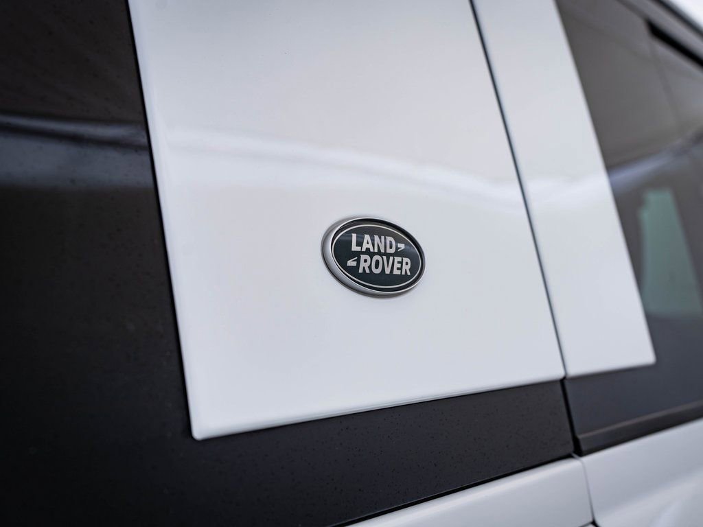 Used 2021 Land Rover Defender 110 X-Dynamic HSE AWD/4WD image 40