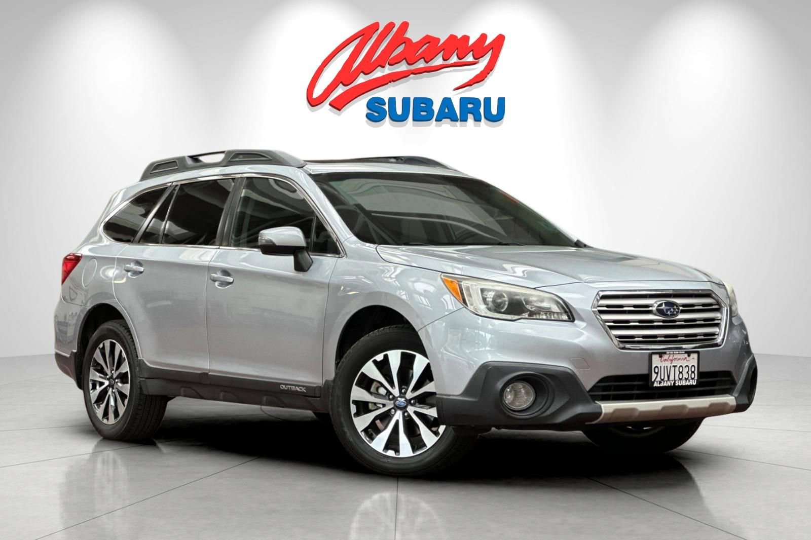 Used 2017 Subaru Outback 2.5i Limited AWD/4WD image 2