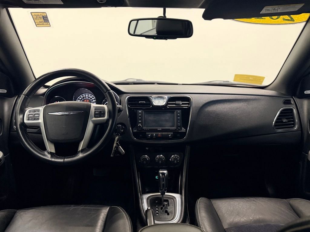 Used 2013 Chrysler 200 S FWD image 12